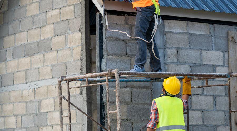 Expert Emergency Roof Repairs services in Fulton, MS